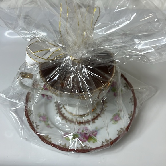 TEA CUP SOY CANDLE VINTAGE TEACUP GIFT CANDLE - Picture 5 of 8